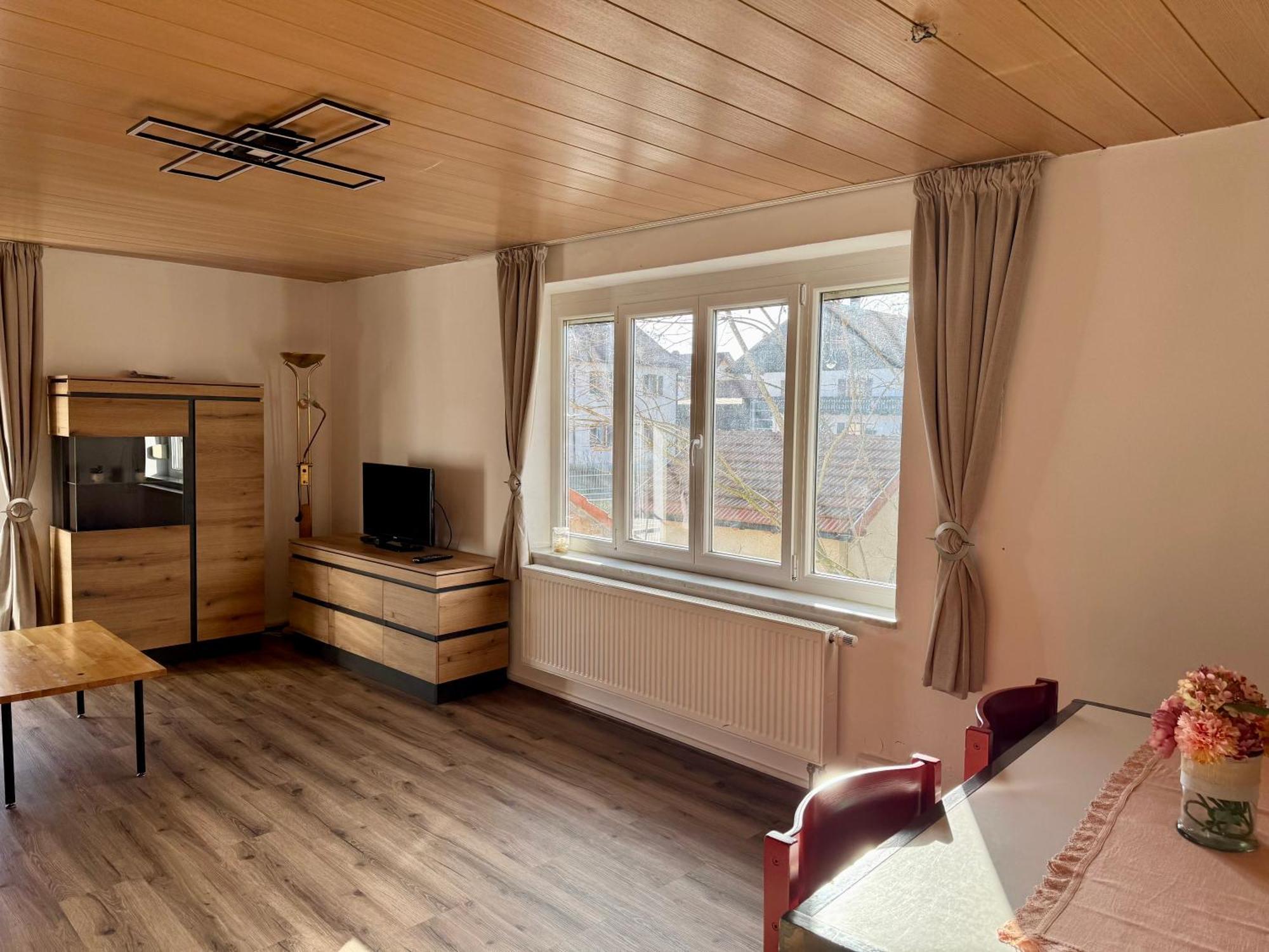 3 Zimmer Apartment Mit Flussblick - Self Check-In Eggenfelden Kültér fotó
